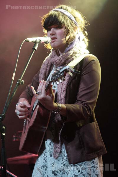 SOKO - 2008-11-15 - PARIS - La Cigale - 